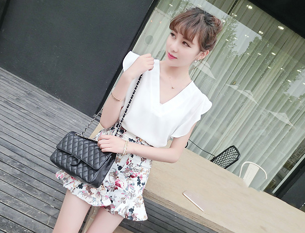 Bạn gái mặc gì trong ngày nóng để thoáng mát không lo mồ hôi