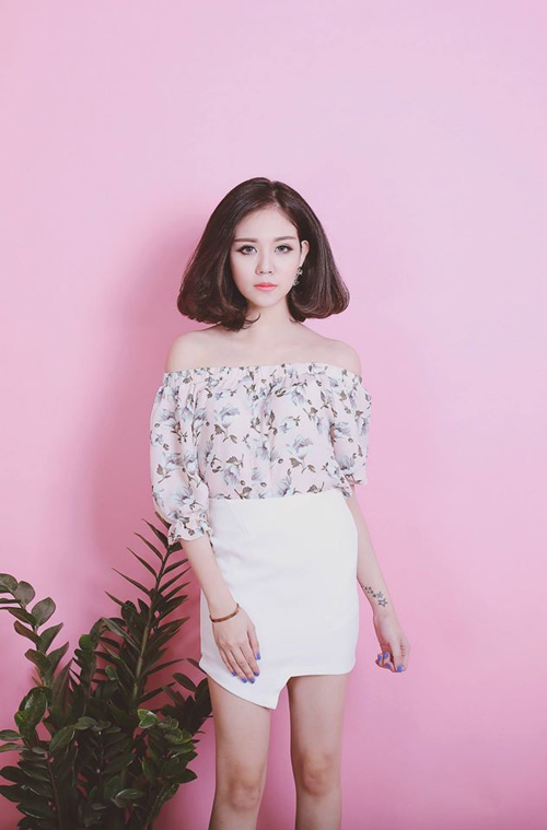 áo trễ vai hoàng thùy linh