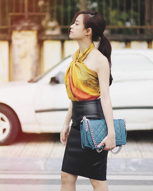 Sao Việt rộ mốt biến khăn thành áo
