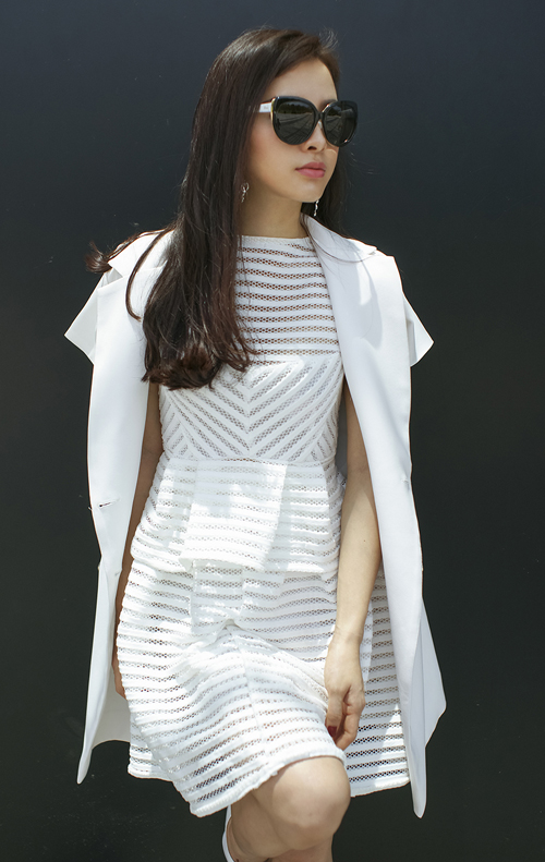 Gu thời trang trẻ trung, gợi cảm của Phương Trinh Jolie