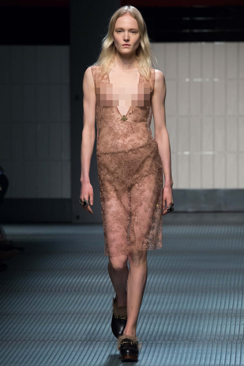 Đỏ mặt với những thiết kế xuyên thấu trong BST Thu 2015 của Gucci