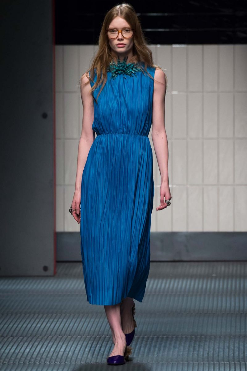 Đỏ mặt với những thiết kế xuyên thấu trong BST Thu 2015 của Gucci