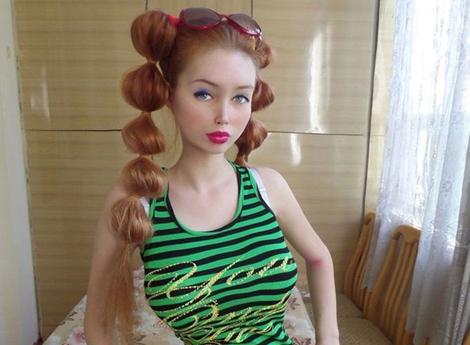 mặt mộc của búp bê sống