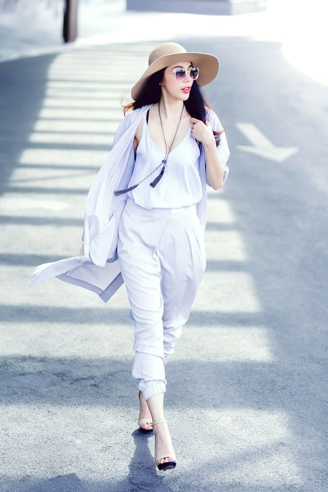 Thủy Tiên sexy, Hà Tăng kín đáo vào danh sách đẹp nhất tuần