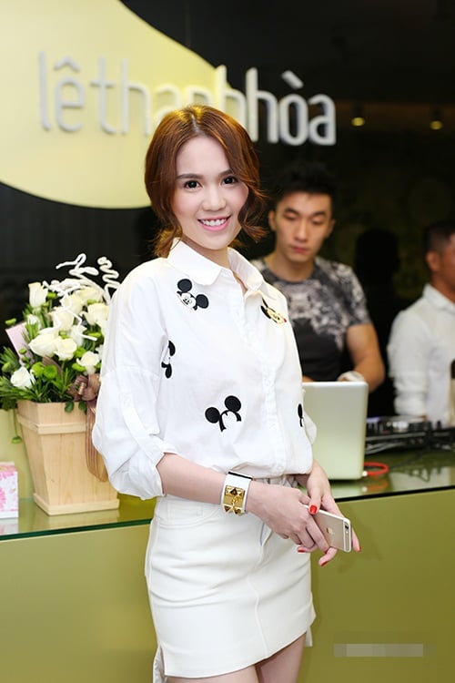 Sao Việt trẻ trung với họa tiết