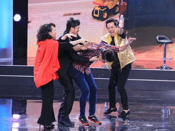 hoai linh2