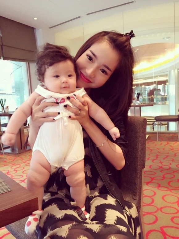 elly tran9