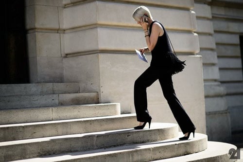 Gợi ý vừa đi làm vừa đi chơi cực tiện từ street style châu Âu