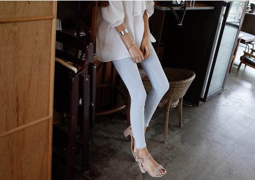 Mẹo chọn sandals cao gót tôn dáng nhưng đi vẫn êm chân