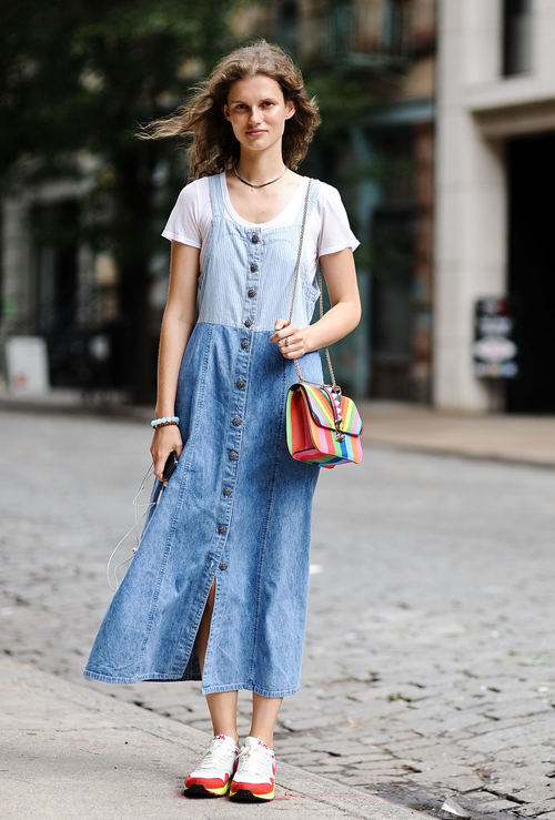 Tín đồ thời trang thế giới xuống phố với street style sành điệu