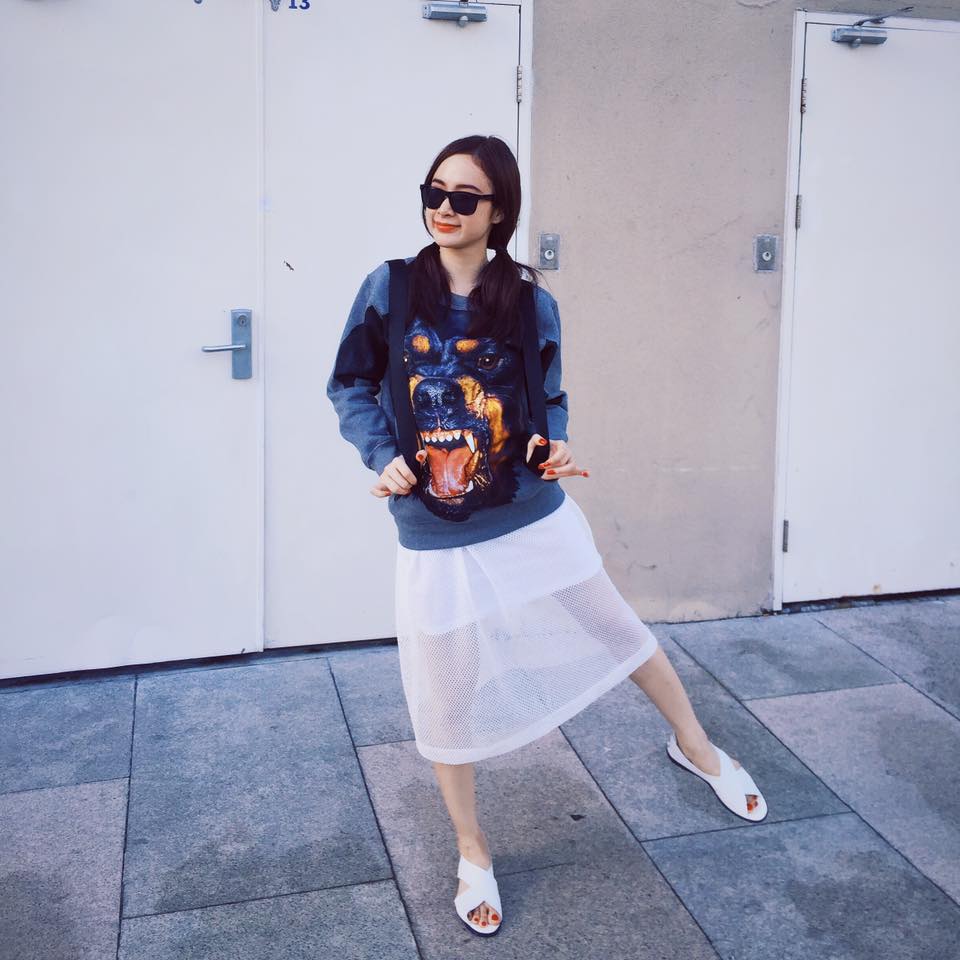 Ngắm street style năng động, quyến rũ của Angela Phương Trinh