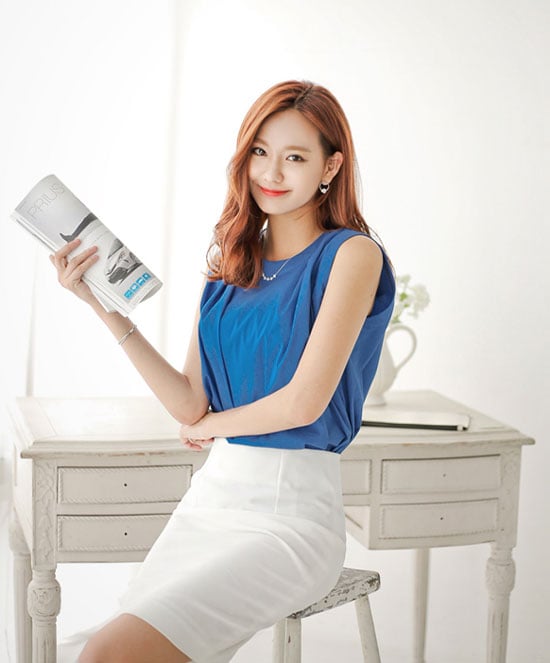 Chân váy bút chì thanh lịch mê hoặc công sở đầu tuần