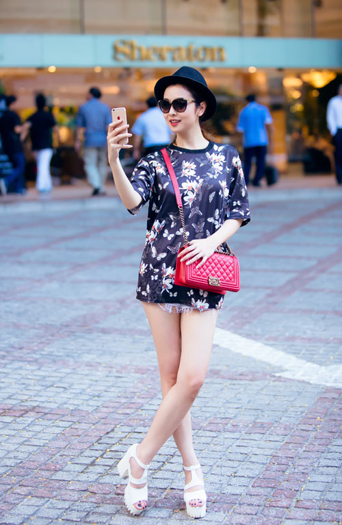 Gu thời trang trẻ trung, cuốn hút của bà mẹ hai con Jennifer Phạm