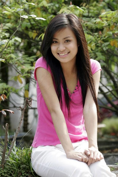 hoang thuy linh2