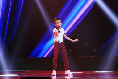Dương Khắc Linh mua chuộc thí sinh bằng quà