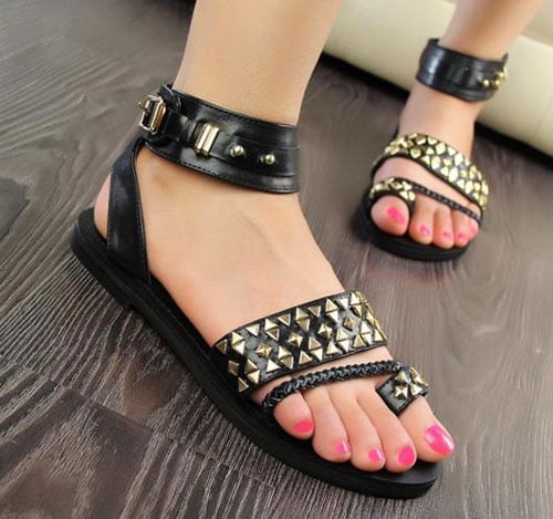 10 kiểu sandal đẹp khiến phái đẹp mê mẩn trong hè này
