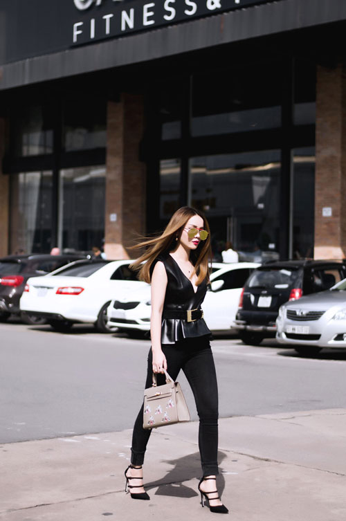 Yến Trang, Yến Nhi mix phụ kiện cá tính