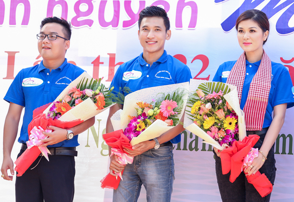Oanh Yến khoe người yêu điển trai