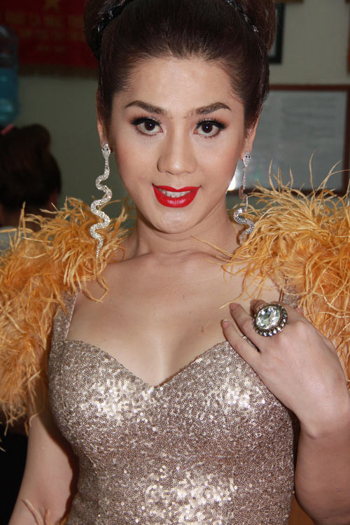 trang điểm lâm chí khanh 