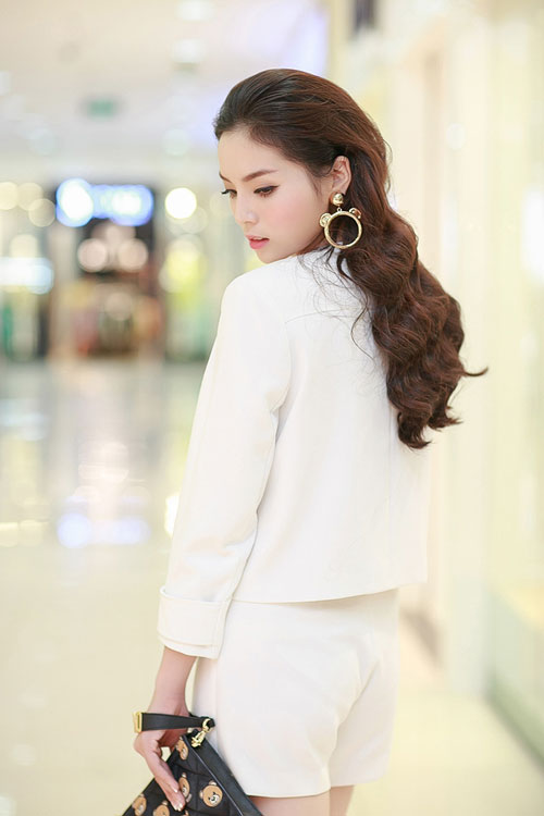 Những Link Vào SHBET88 Mới Nhất thời trang tôn nhan sắc Hoa hậu Kỳ Duyên