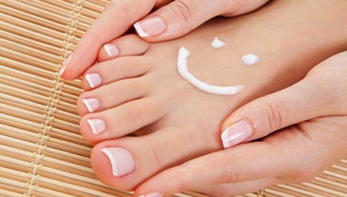 chăm sóc da bị chai chân chai tay