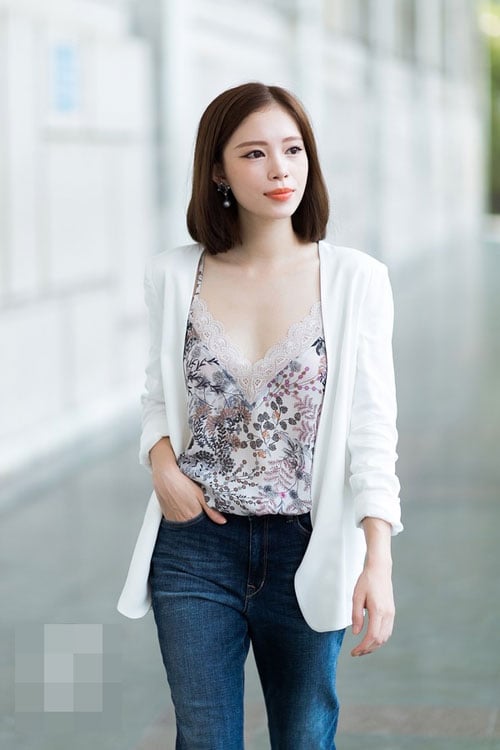 Kết hợp thanh lịch và cuốn hút với 4 kiểu quần jeans xanh