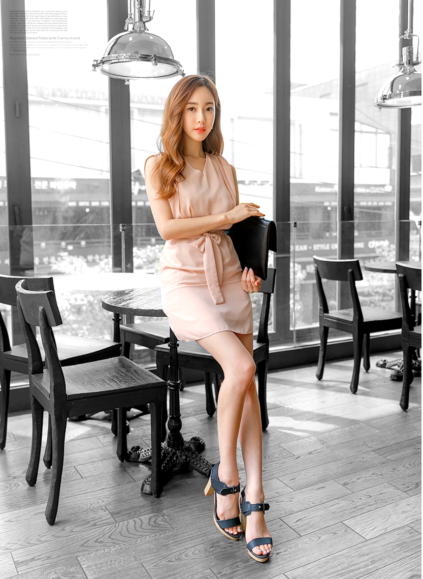 Giúp phái đẹp giấu nhẹm khuyết điểm Sh88bet đăng ký miễn phí với váy áo cổ chữ V