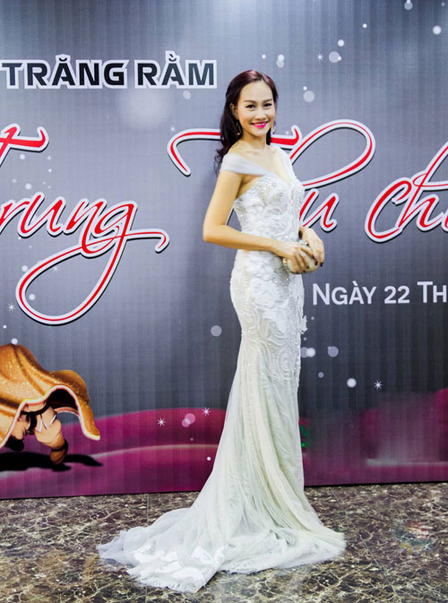 Hoàng Thùy Linh, Diệu Huyền mặc sexy, gợi cảm nhất tuần qua