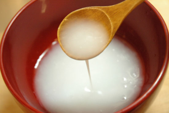 nước cơm làm đẹp da
