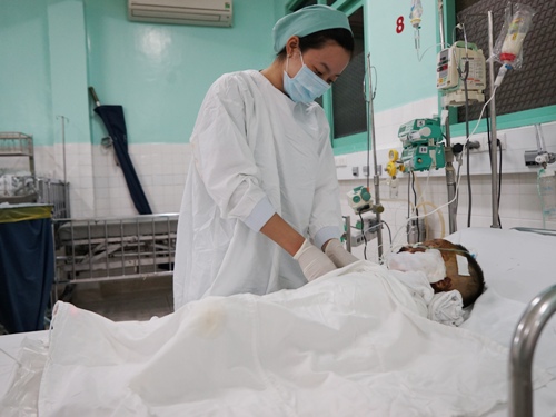 Nguy hiểm khôn lường khi ăn lẩu cồn 2