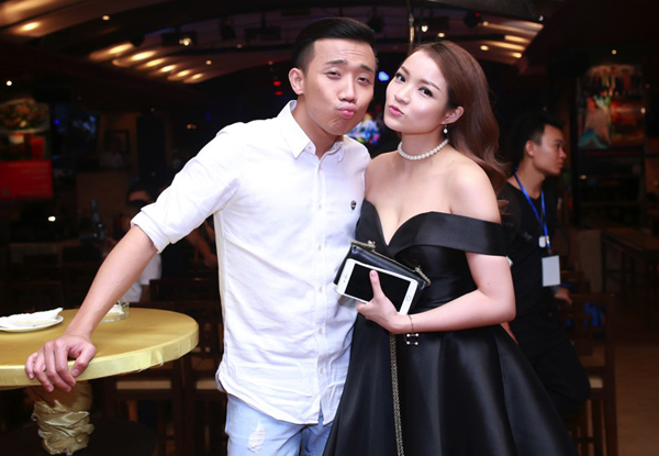 Thủy Top Hotgirl vòng 1 khủng