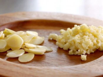 bóc tỏi 