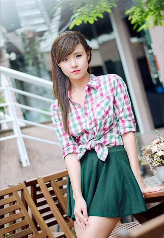 Mix đồ với chân váy sành điệu, trẻ trung như hotgirl Midu