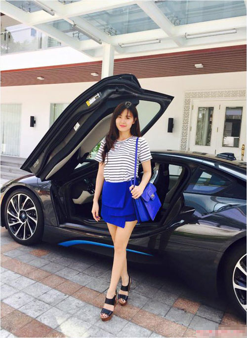 Mix đồ xuống phố sành điệu, trẻ trung như hotgirl Midu