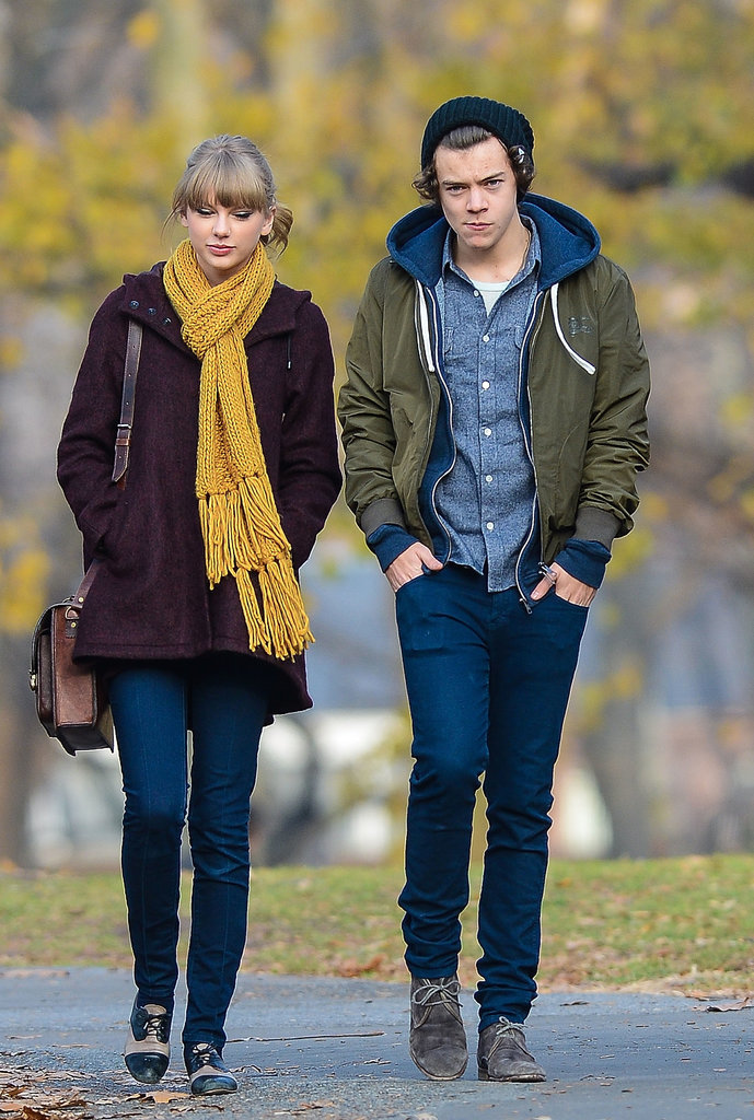 Học Taylor Swift mix đồ cực chất với áo khoác thu đông