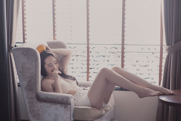 Showbiz Việt 21/10:Midu bơ phờ, Trấn Thành 'bồ kết' Mai Hồ