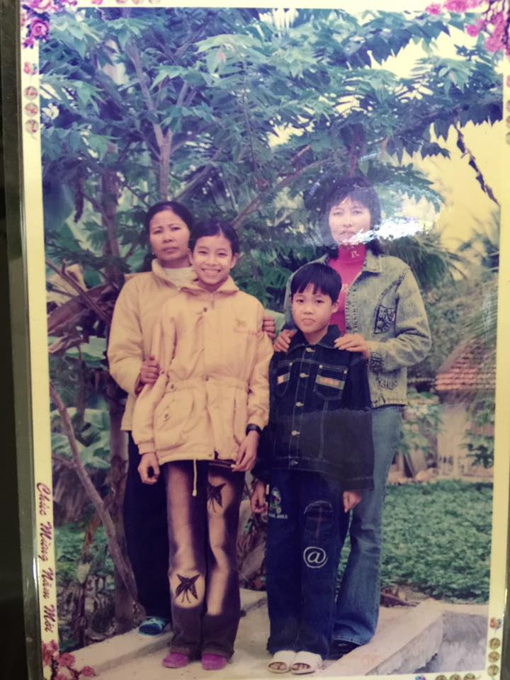 Tuổi thơ vất vả, khổ cực của Hoa hậu Phạm Hương
