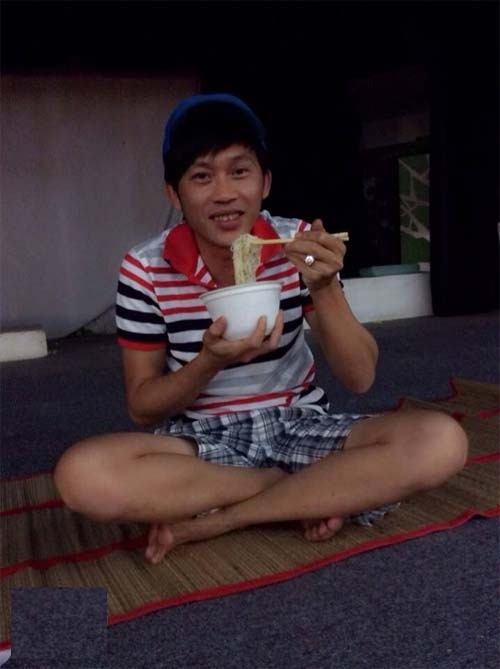 Xúc động với những hình ảnh phía sau sân khấu của Hoài Linh