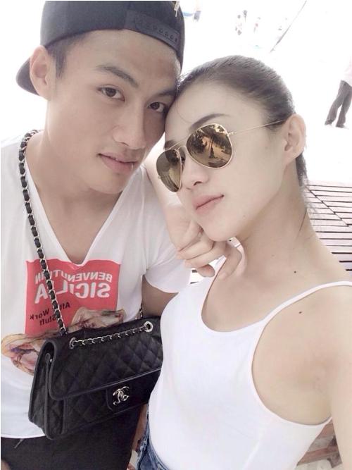 'Tình cũ Mạc Hồng Quân' cuốn hút với vòng 1 nóng bỏng