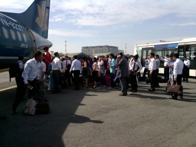 Chú rể thuê máy bay Vietnam Airline rước dâu từ TP HCM về Cà Mau