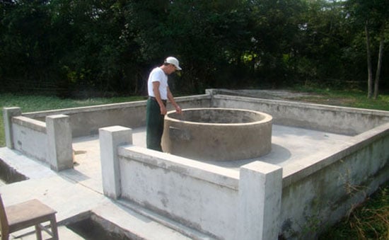 Bé sơ sinh 2 tháng tuổi bị mẹ thả xuống giếng 