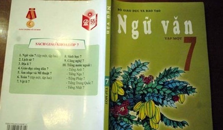 Bản dịch lạ của bài thơ Nam quốc sơn hà gây sốc