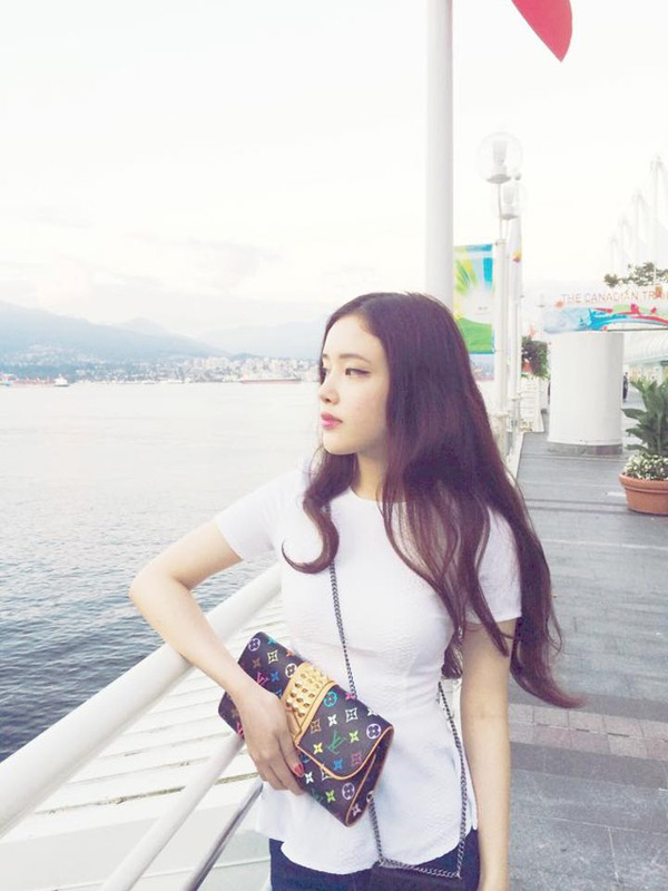 Nhan sắc xinh đẹp bất ngờ của em gái Mai Phương Thúy