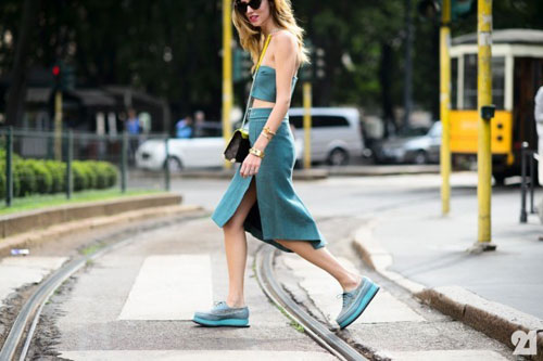 Quay cuồng đủ phong cách khác biệt chỉ với giày sneaker