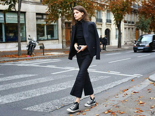 Quay cuồng đủ phong cách khác biệt chỉ với giày sneaker