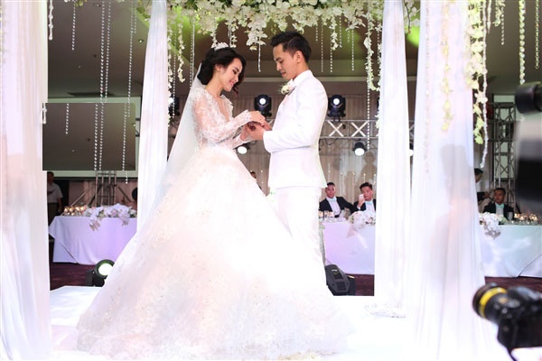 Tú Vi-Văn Anh đi tăng hai cùng bạn bè dù mệt nhoài sau Quatrian shbet hiện đang mở
