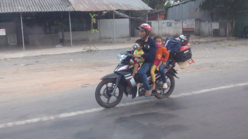 Cha mẹ đang thờ ơ với sự an toàn của con cái