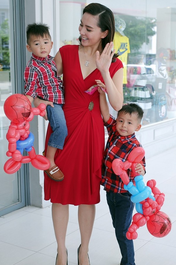 Chân dung chồng đại gia của Á hậu Dương Trương Thiên Lý