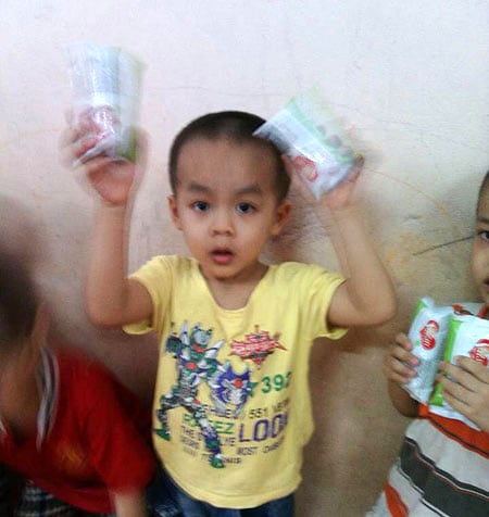 12 cháu bé bị bắt cóc và bỏ rơi cần tìm cha mẹ