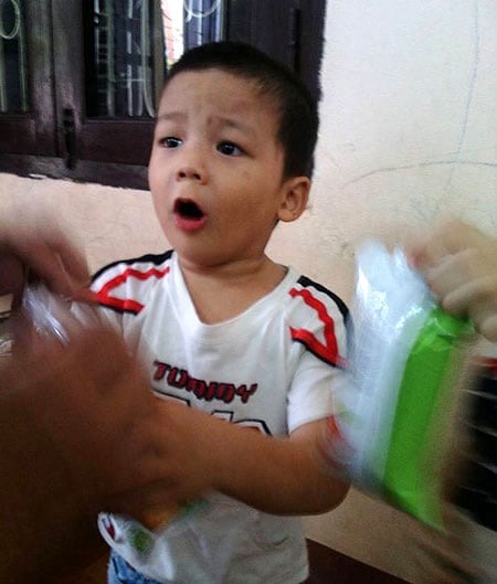 12 cháu bé bị bắt cóc và bỏ rơi cần tìm cha mẹ
